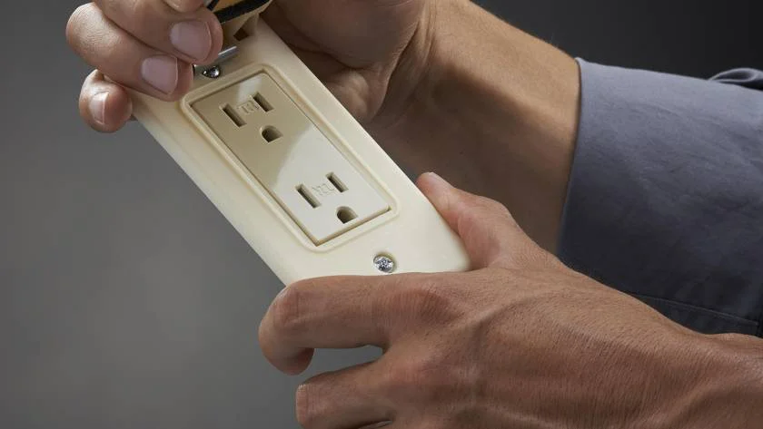 ASA Outlet with hand 4
